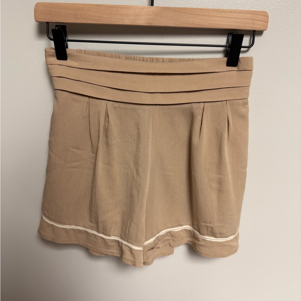 Women's Beige Pleated Shorts